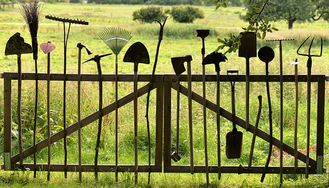 gardening-tools-1478547_640.jpg